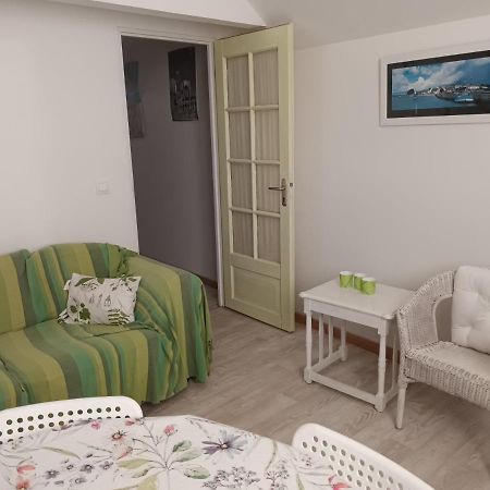 Ecrin De Fleurs Et Verdure Sept-vents Room photo
